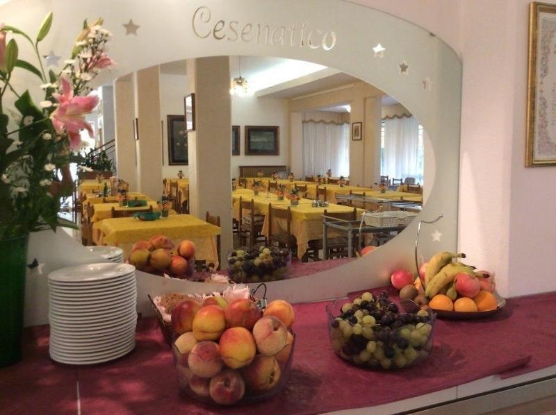 צ'סנטיקו Hotel Donatello מראה חיצוני תמונה