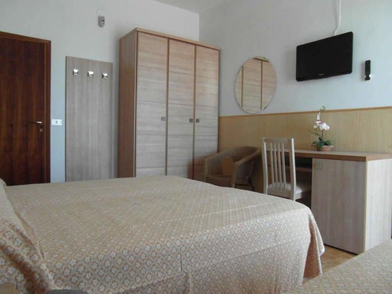 צ'סנטיקו Hotel Donatello מראה חיצוני תמונה