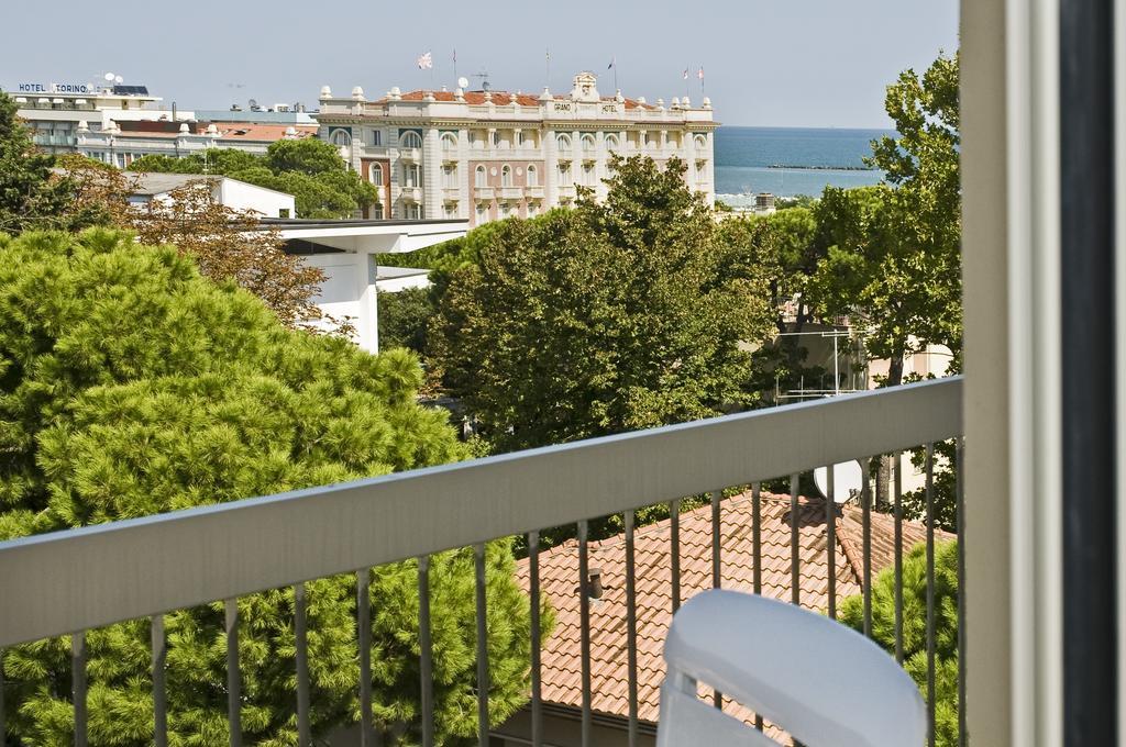 צ'סנטיקו Hotel Donatello מראה חיצוני תמונה