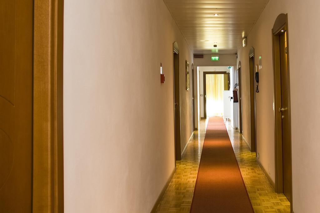 צ'סנטיקו Hotel Donatello מראה חיצוני תמונה