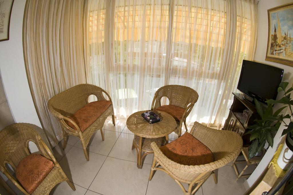 צ'סנטיקו Hotel Donatello מראה חיצוני תמונה