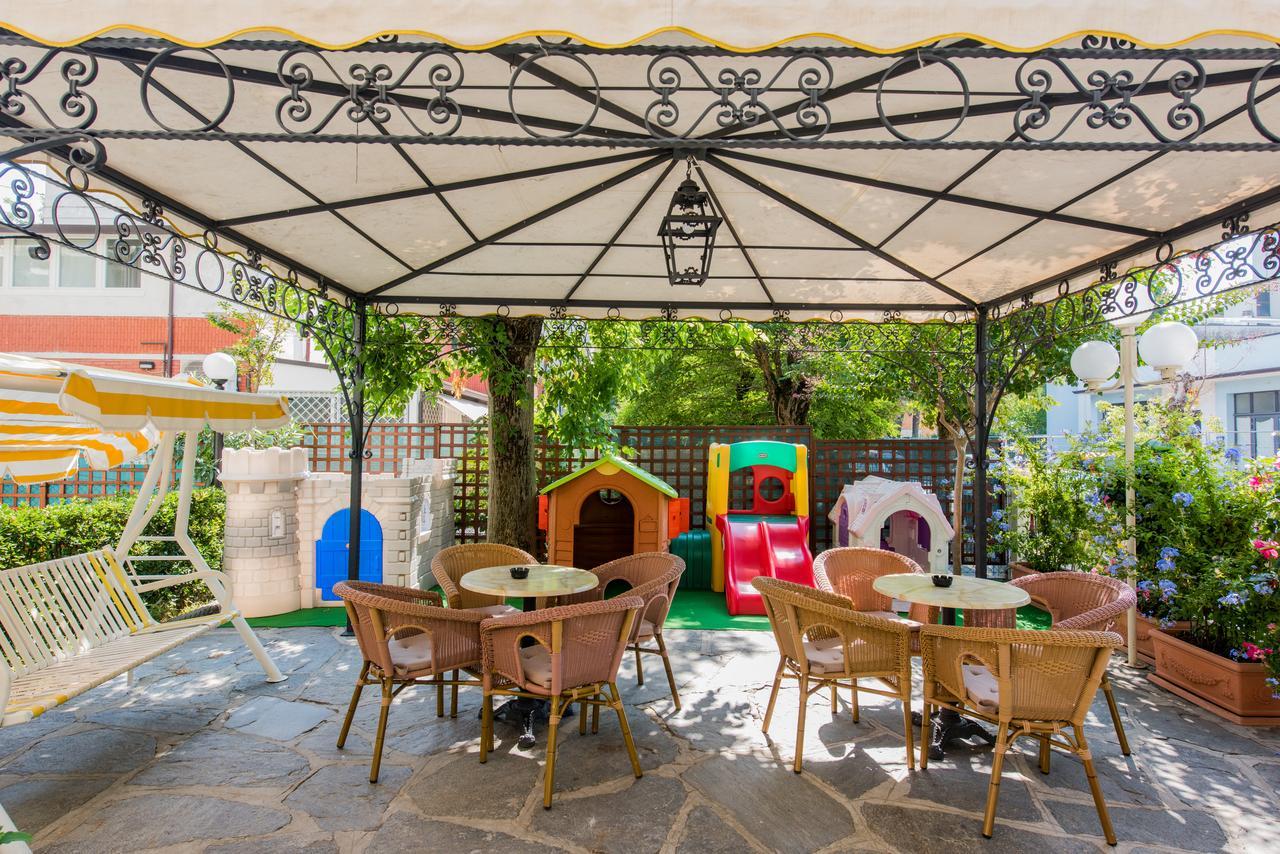 צ'סנטיקו Hotel Donatello מראה חיצוני תמונה